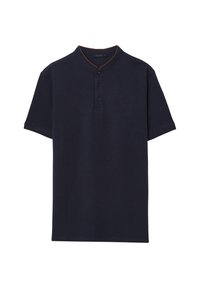 Polo a maniche corte blu navy con colletto alla mandarino e tre bottoni neri lungo la pattina frontale.