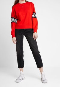 Noisy May Sudadera - red