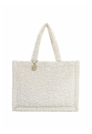 Borsa a tracolla in morbido tessuto cremoso e testurizzato, con due manici e un'elegante etichetta metallica circolare. Forma rettangolare con bordi cuciti.