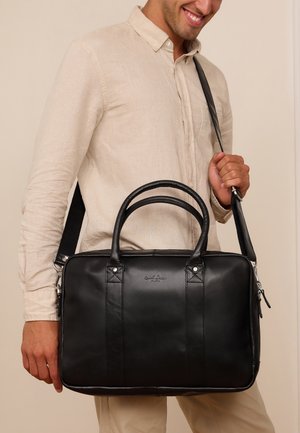 Gusti Leder  FYNN UNISEX czarny