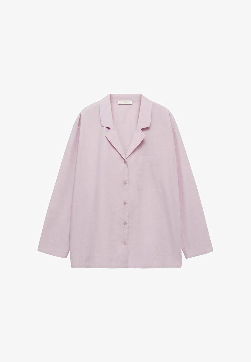 Chemise rose clair à manches longues avec boutons, col et poche poitrine, présentée sur fond blanc.