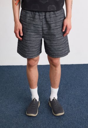GELLAR SHORT GLENVILLE - Short - black rinsed