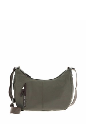Sac épaule vert foncé en nylon lisse avec une forme courbée, doté d'un accent en fermeture éclair marron et d'une longue bandoulière ajustable.
