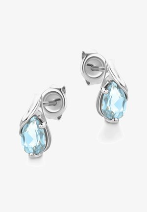 Boucles d'oreilles en argent ornées de pierres précieuses en forme de poire de couleur bleu clair, avec un design lisse et incurvé et une fermeture à clou sécurisée.