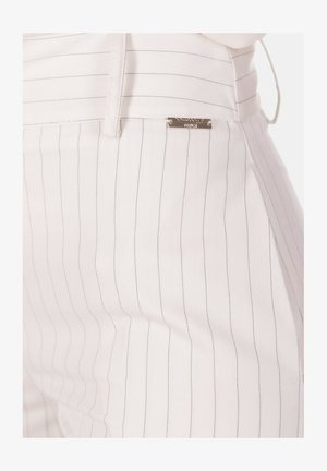 MIMI MUA, PANTALONE - Pantaloni - bianco