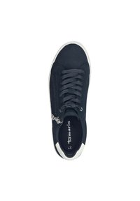 Sneaker in tessuto blu con suola in gomma bianca, punta rotonda e design con lacci. Presenta una cerniera laterale e il logo sulla soletta. Taglia 37.