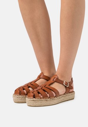 Platform sandals - light brown