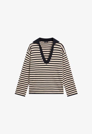Maglione a maniche lunghe con righe orizzontali beige e nere, scollo a V profondo e ampio colletto nero.