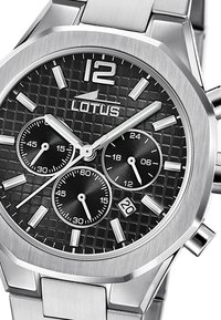 Lotus Montre à aiguilles - silberfarben