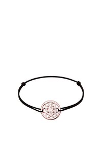 Schwarzes Lederarmband mit einem roségoldenen, kreisförmigen Anhänger mit geometrischem Blumenmuster und Durchbrüchen. Verstellbarer Verschluss.