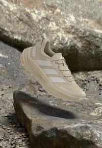 Δεν επιλέχθηκε, khaki three/alumina/off white