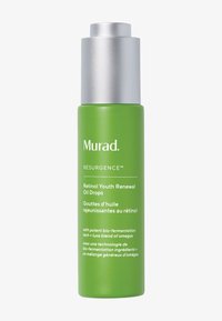 Grön glasflaska med ett silverpumpslock, märkt "Murad Retinol Youth Renewal Oil Drops." Innehåller text i vitt som framhäver nyckelingredienser.