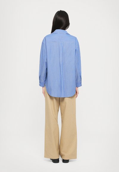 sandro CHEMISE - Hemdbluse - bleu/blanc