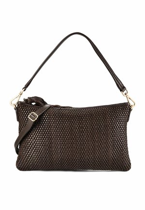 Borsa a mano rettangolare in pelle intrecciata marrone scuro con tracolla regolabile e chiusura con zip.