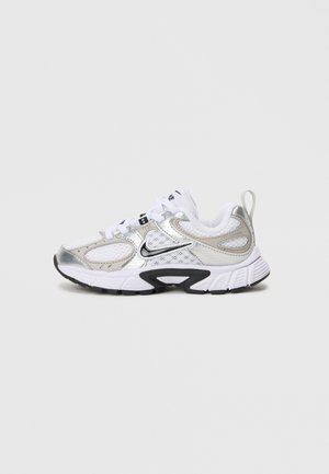 V5 UNISEX - Sneakersy niskie