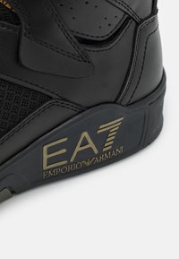 EA7 Emporio Armani NEW BASKET MID SUMMER UNISEX High