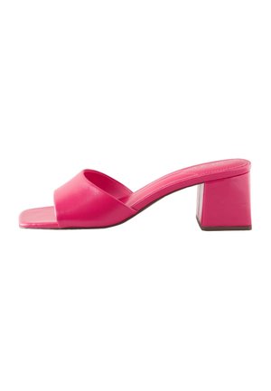 Next, REGULAR FIT - FOREVER COMFORT® BLOCK HEEL MULES . - Mules à talons - pink