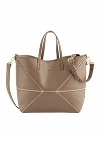 Tote-Bag aus braunem Leder mit geometrischen Nähten, doppelten oberen Griffen und einem verstellbaren Schulterriemen mit goldfarbenen Hardware-Details.