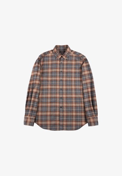 Camicia a maniche lunghe a quadri nei colori blu, marrone e crema. Presenta un colletto a punta e bottoni neri sul davanti.