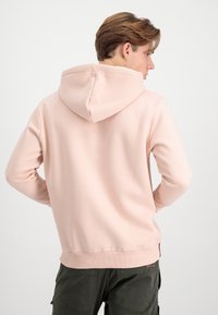 Alpha Industries BASIC HOODY SMALL LOGO - Mikina s kapucňou - pale peach
