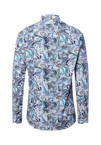 Langärmliges Button-Down-Hemd aus leichtem Stoff mit einem mehrfarbigen Paisleymuster auf weißem Hintergrund und einem Kentkragen.