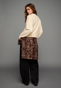 Bershka PRINTED - Pulover - beige