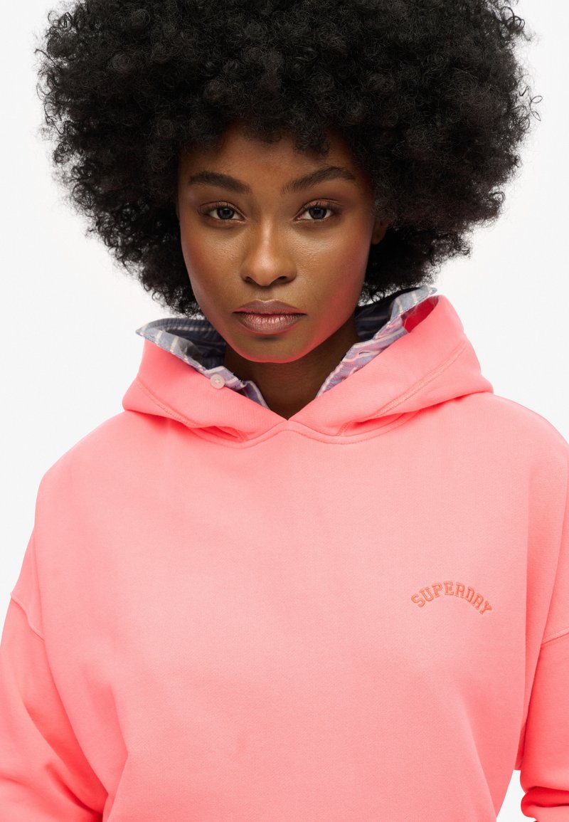 Pull Femme Superdry Rouge à Capuche - Taille UK 10, Imprimé Graphique, NEUF Avec Défauts