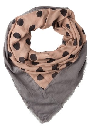 Blødt tørklæde med grå yderkanter og en beige midte med store uregelmæssige sorte pletter, foldet i en løs trekantet form.