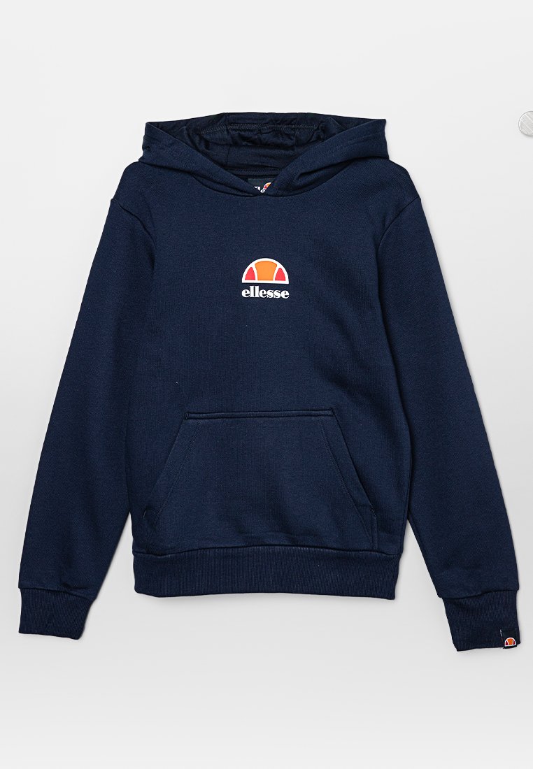 Marineblaue Kapuzenjacke aus Baumwollmischgewebe, ausgestattet mit einer Fronttasche, gerippten Bündchen und einem Logodekor mit orangefarbenen, roten und weißen Akzenten.