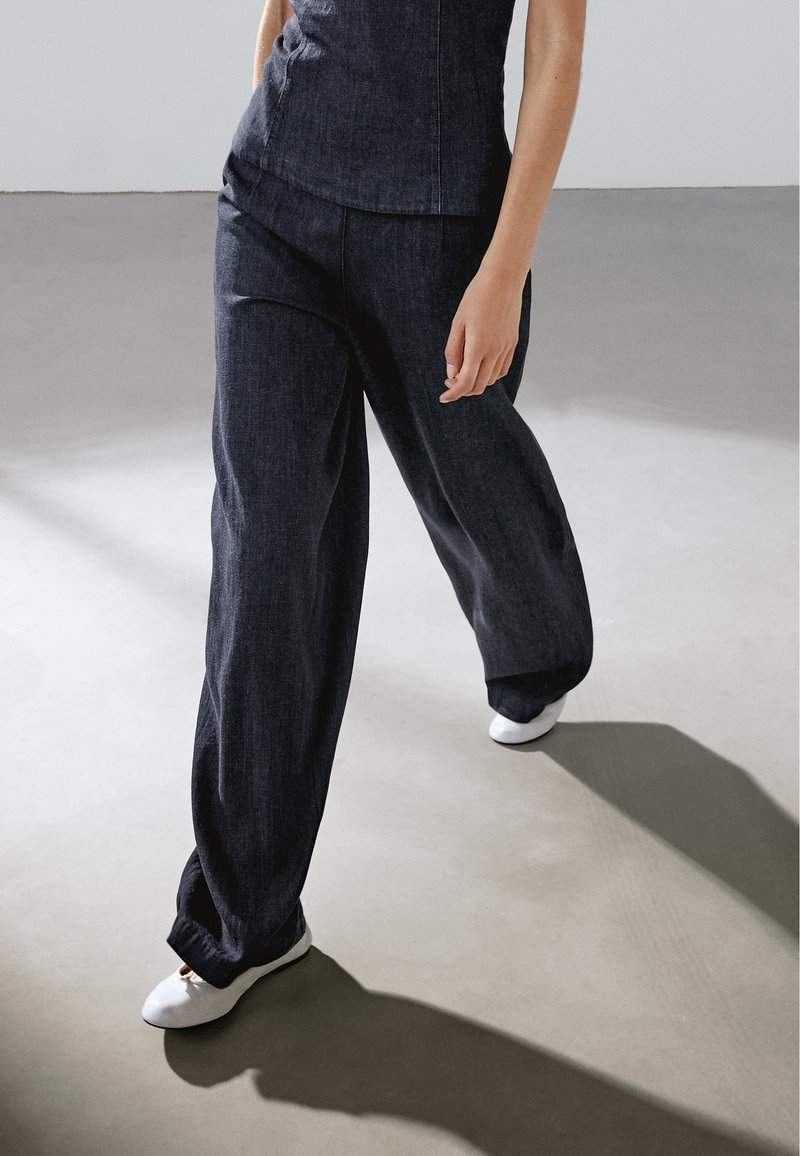 Massimo Dutti - BARREL - Jeans Relaxed Fit - mottled dark blue, Vergrößern