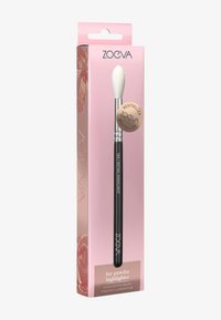 Pennello illuminante ZOEVA con setole bianche morbide, ghiera argentata e manico nero. Confezionato in una scatola rosa con accenti dorati e testo.