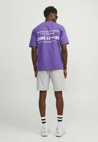 Jack & Jones GEDRUCKT RUNDHALS - Print T-shirt - deep lavender