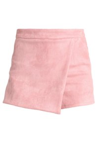 Shorts de tela suave y rosa, con una cinturilla plana, que presentan un diseño envolvente y un detalle mínimo para un aspecto elegante.