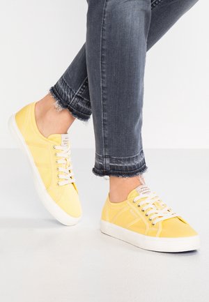 Baskets basses - yellow