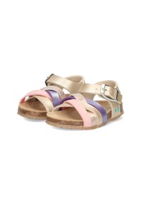Sandalen met bandjes in roze, paars en goud, met een kurken zool en een gespsluiting, ontworpen voor comfort en ademend vermogen.