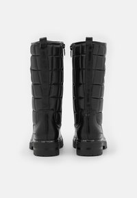 TOM TAILOR Botas con plataforma - black