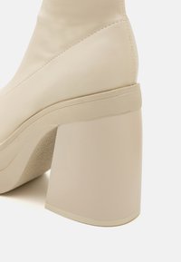 Even&Odd Boots med høye hæler - off-white