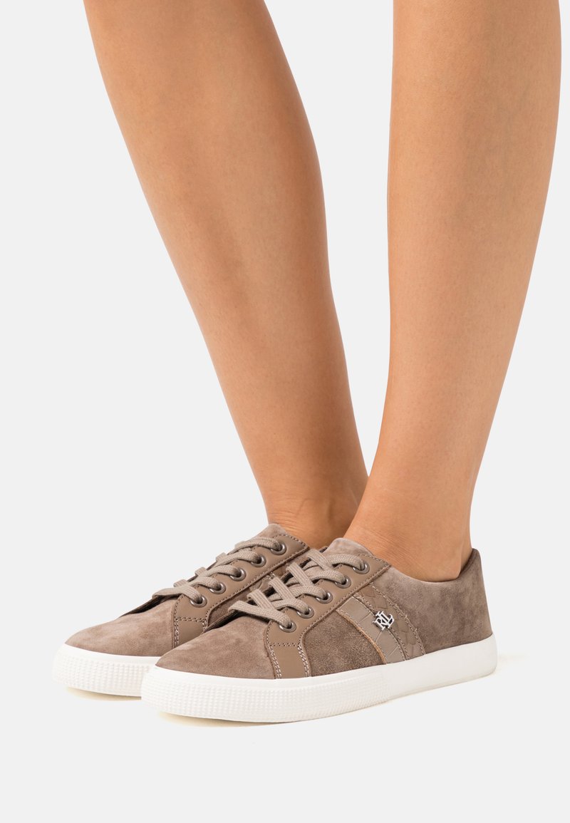 Lauren Ralph Lauren JANSON II LOW TOP LACE Trainers truffle/taupe