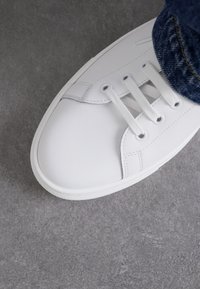 MOSCHINO UOMO - Trainers - bianco/rosso