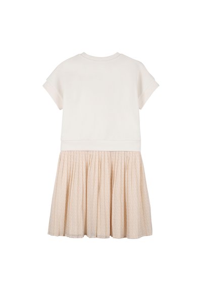 Φόρεμα σε ανοιχτό μπεζ με μονόχρωμο πάνω μέρος και πιετέ φούστα με μοτίβο. Κοντά μανίκια, στρογγυλή λαιμόκοψη και ζωνάκι σε αντίθετο χρώμα.