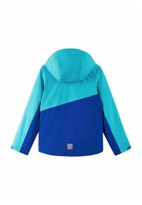 Bunte Jacke mit einem Design in Türkis und Blau, ausgestattet mit einer Kapuze, langen Ärmeln und einem quadratischen Logoaufnäher auf der Rückseite. Wasserdichtes Material.