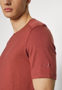 icebreaker MENS - Camisola interior - grape