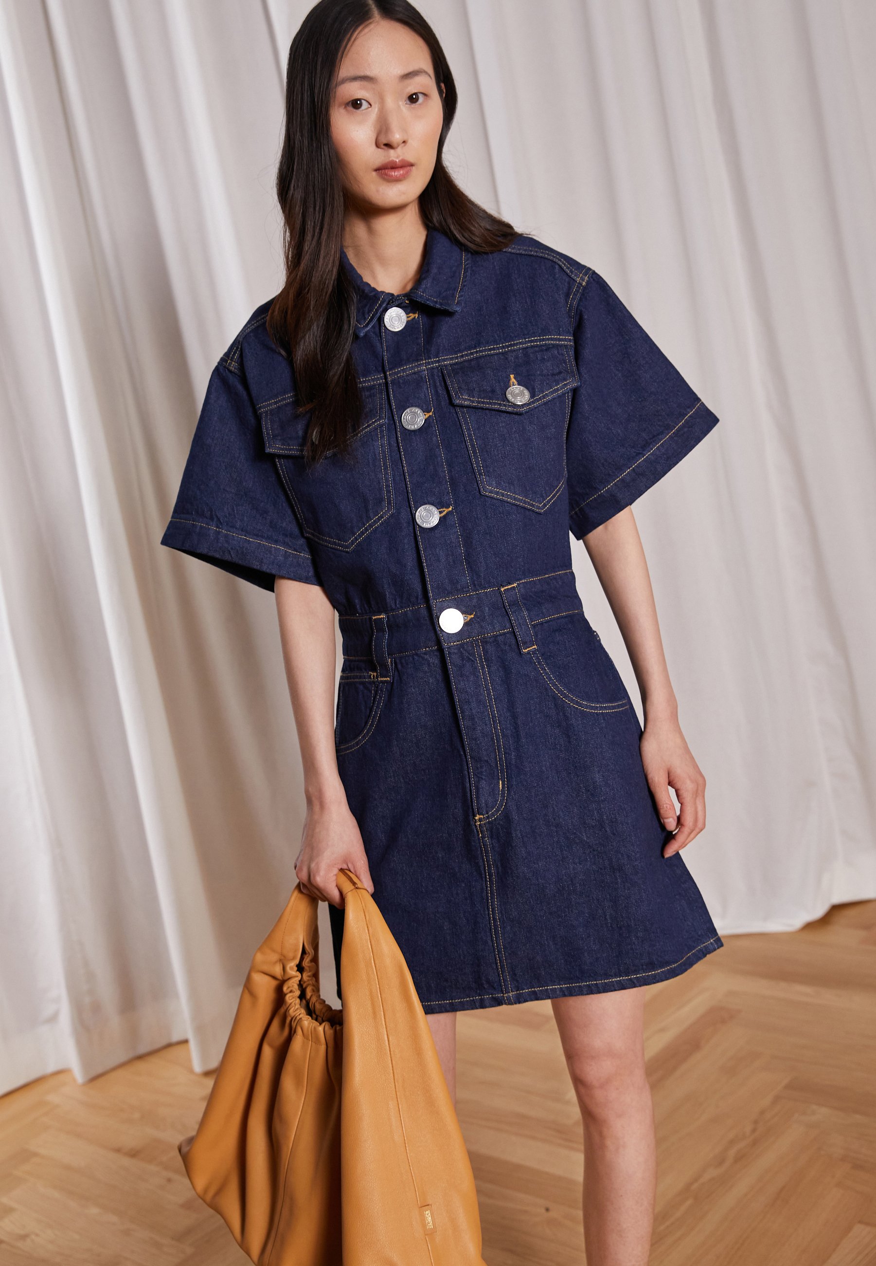 Frame Denim OVERSIZED DETAIL DENIM 