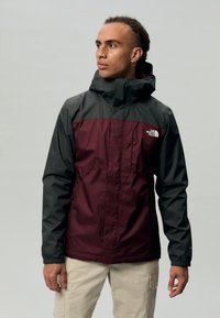 The North Face M QUEST TRICLIMATE JACKET - Chaqueta outdoor - alpine plum/asphalt grey