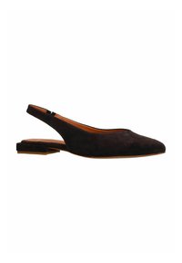 Zwarte suède slingback ballerina met een spitse neus en een lage blokhak, met een uitsnede aan de achterkant voor gemakkelijke instap.