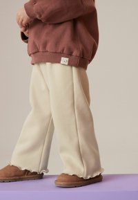 Next COSY WIDE - REGULAR FIT - Kelnės - cream