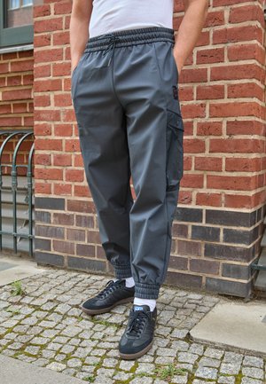 FC BAYERN MÜNCHEN CARGO PANT - Club wear - dark grey