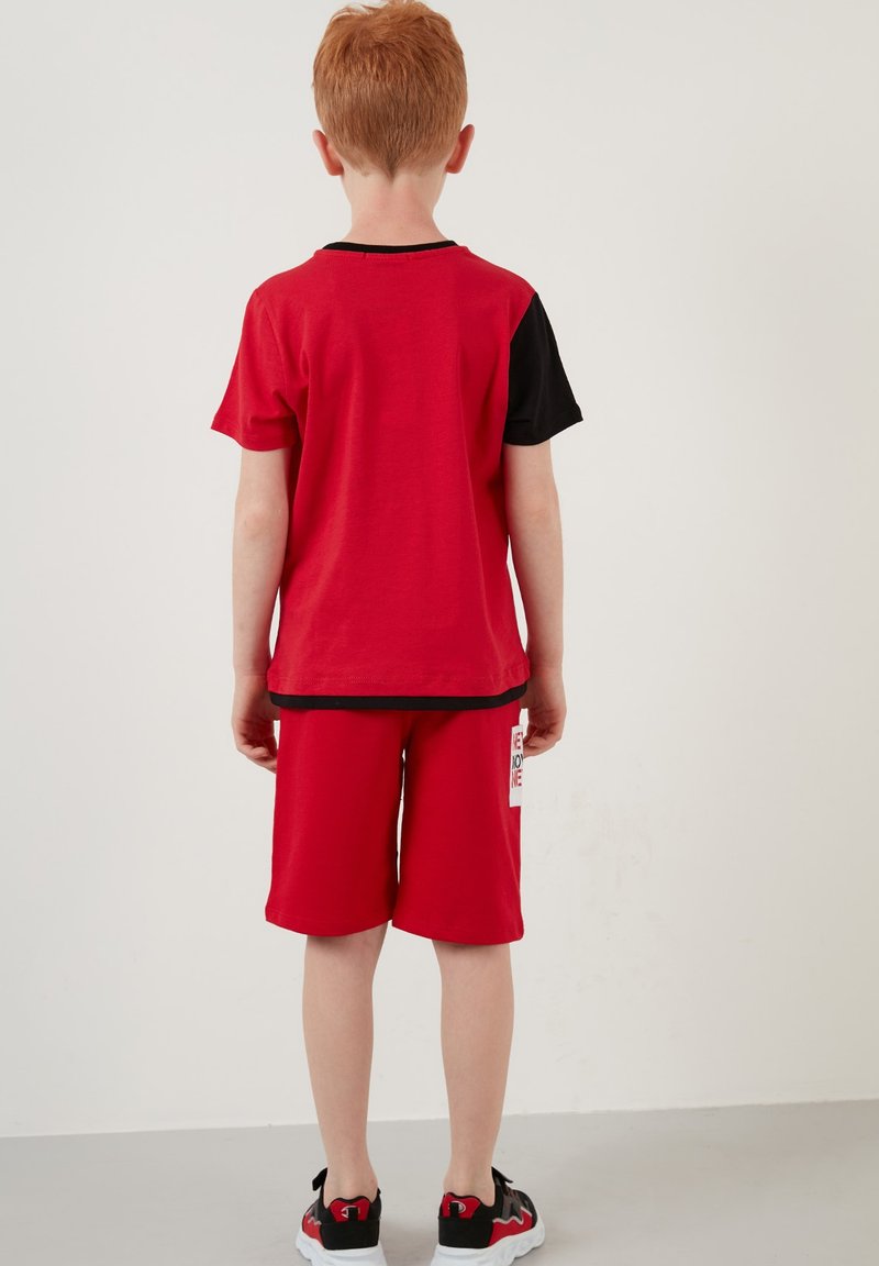 Kinder Jumpsuits & Playsuits | LELA Trainingsanzug red/black/rot - WH46044 Kinder Jumpsuits & Playsuits | LELA Trainingsanzug red/black/rot - WH46044