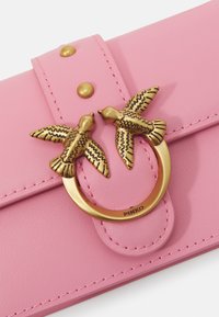Pinko LOVE ONE MICRO - Geantă crossbody - pink