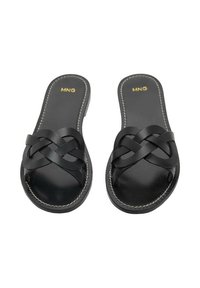 Sandale negre cu un design din curea împletită, material din piele netedă, talpă plată și cusături contrastante albe de-a lungul marginilor.